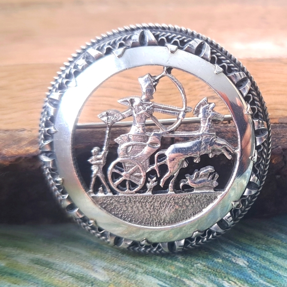 925 sterling silver Vintage Egyptian  Pharaoh Chariot Detailed Statement Brooch